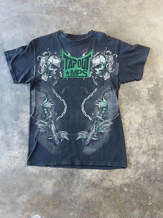 Black Tapout Chained Skulls T Medium