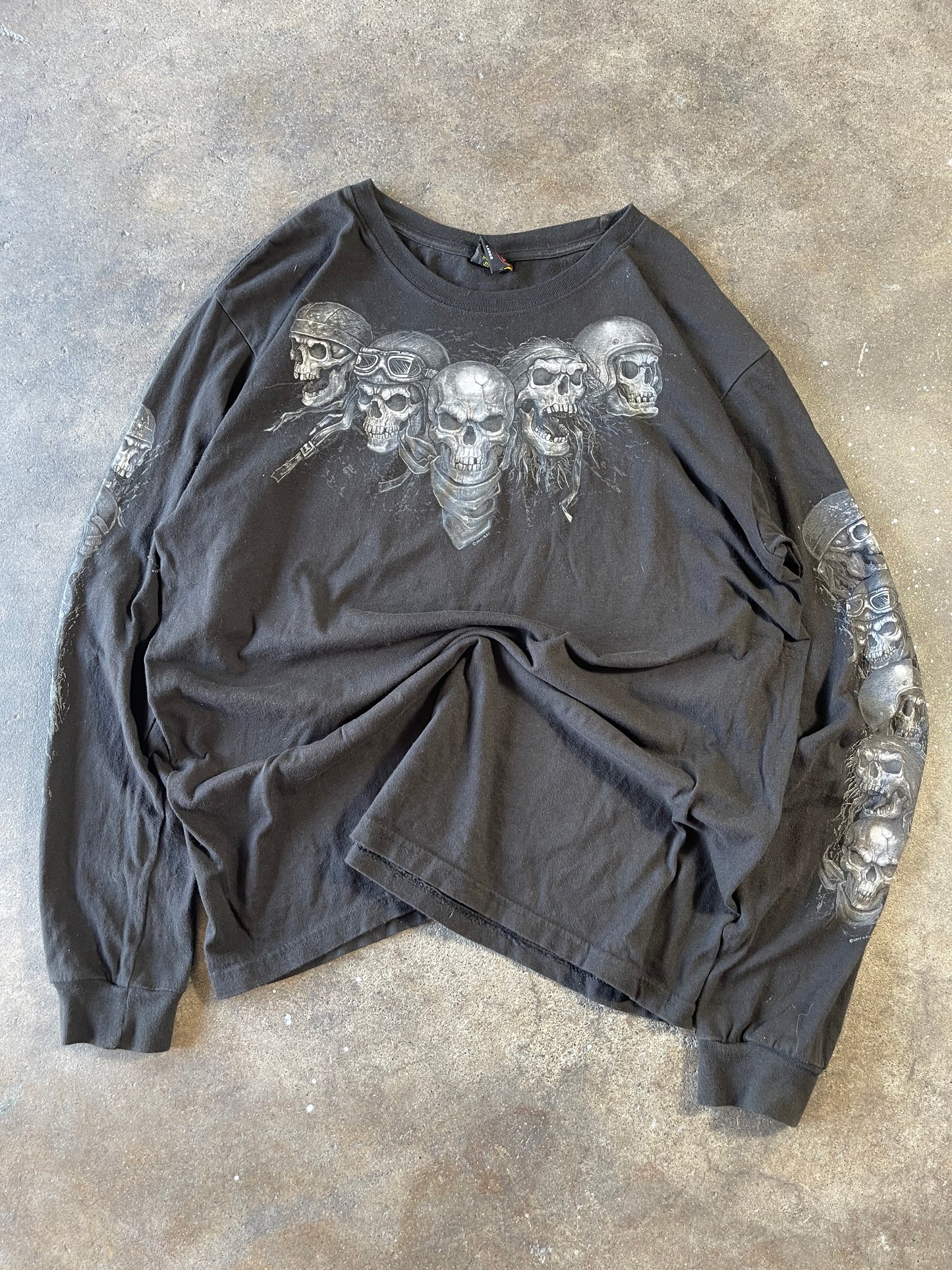 00’s Skulls Longsleeve Shirt Large