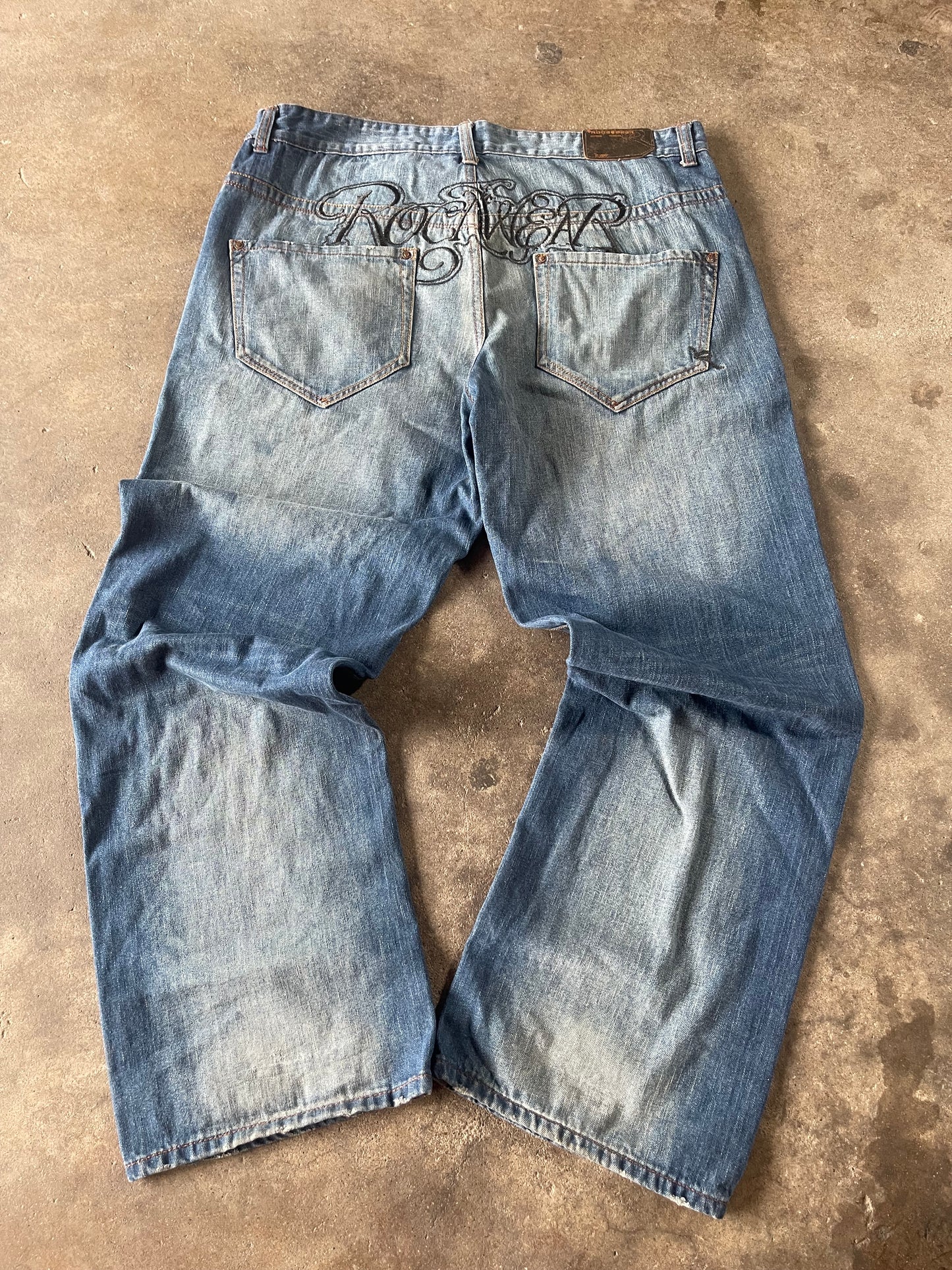 Baggy Embroidered Rocawear Jeans 41x34