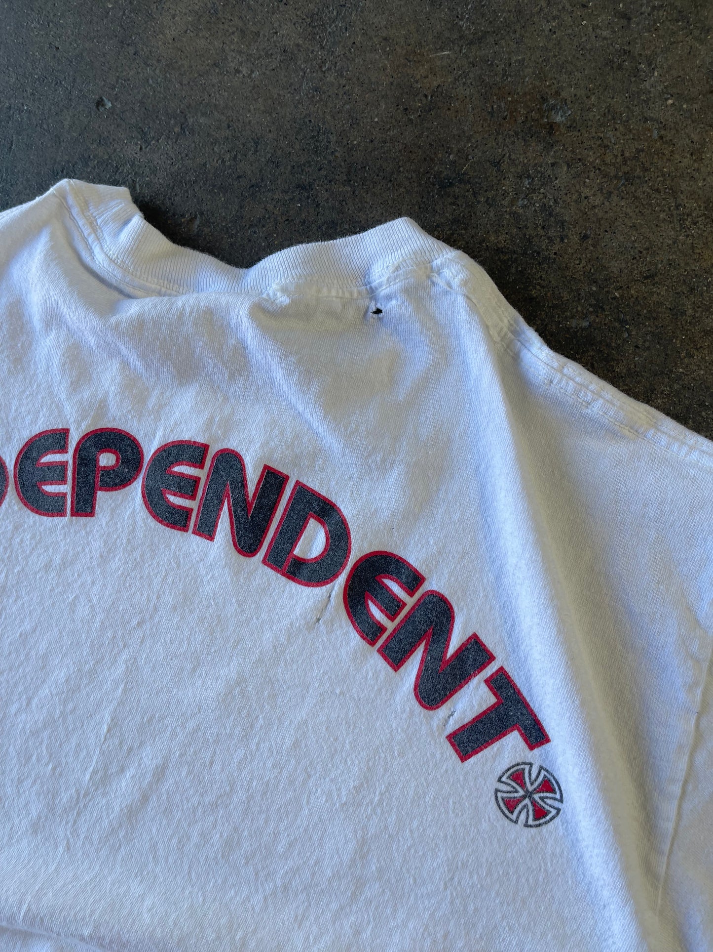 00’s White Independent Shirt Large