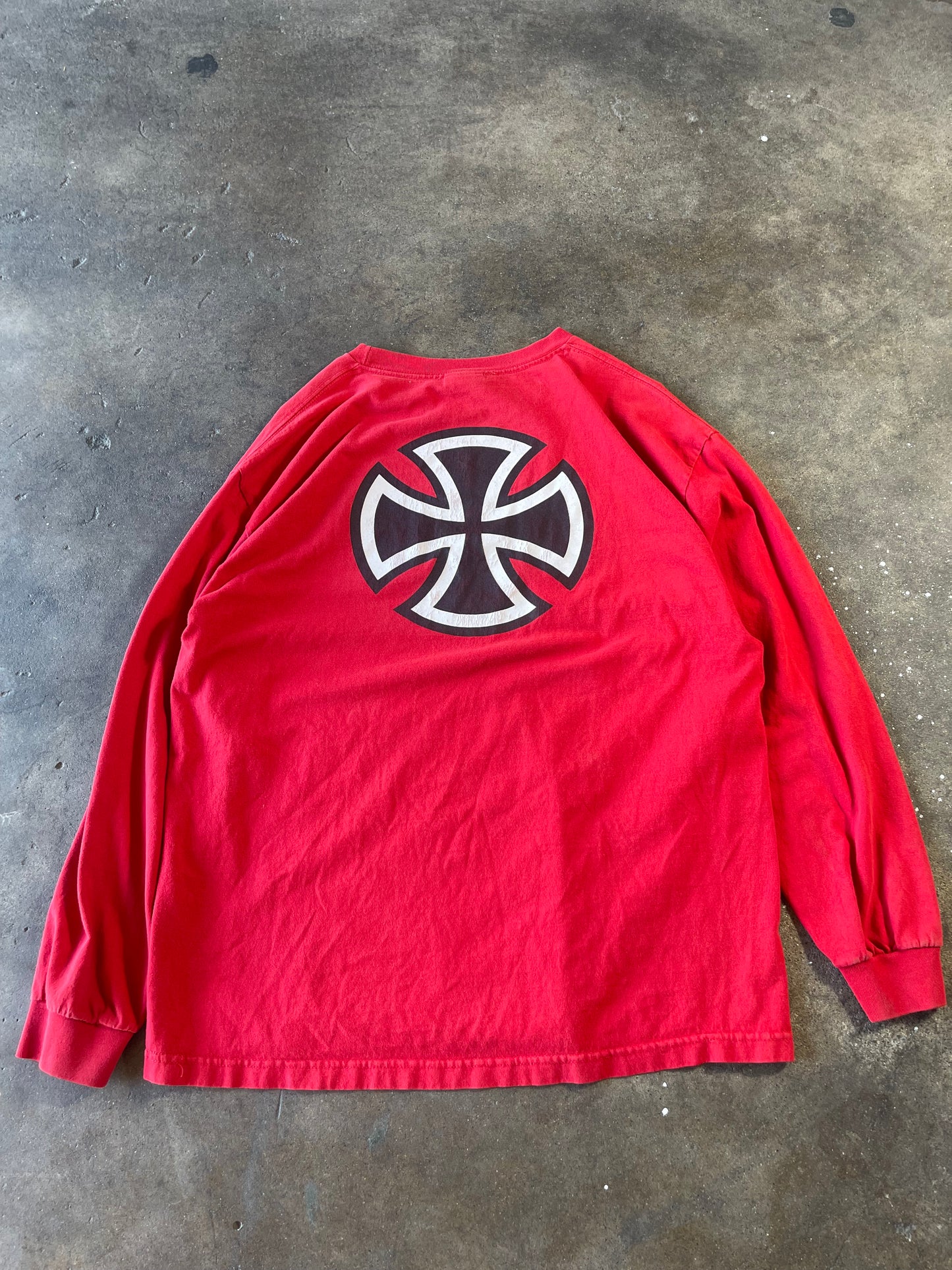 00’s Cherry Red Independent Long Sleeve XL