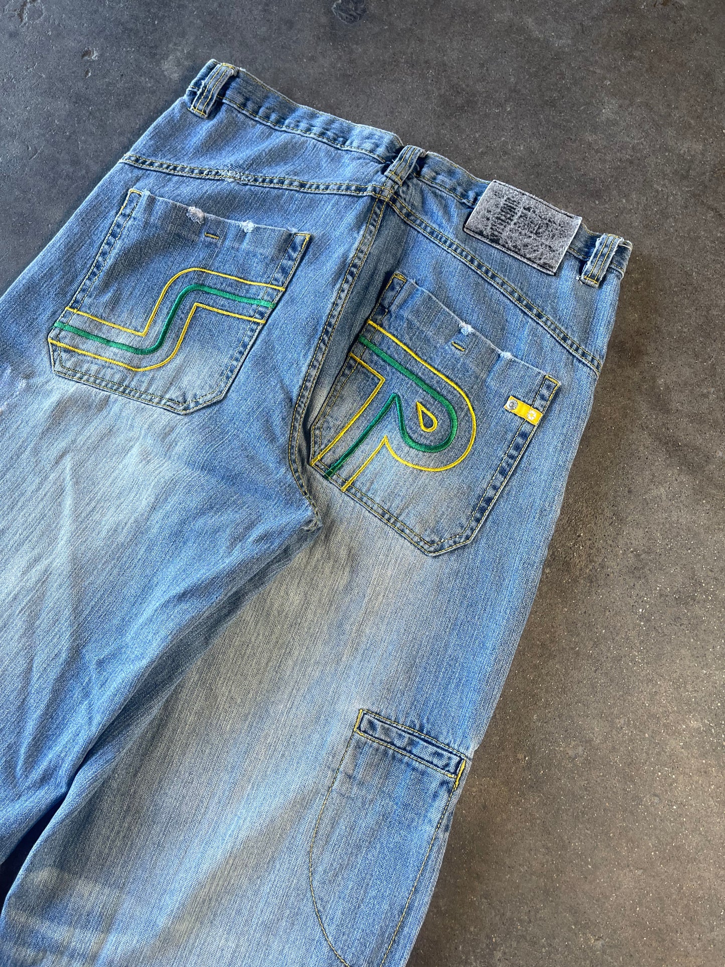 Baggy Embroidered Southpole Jeans 34x32