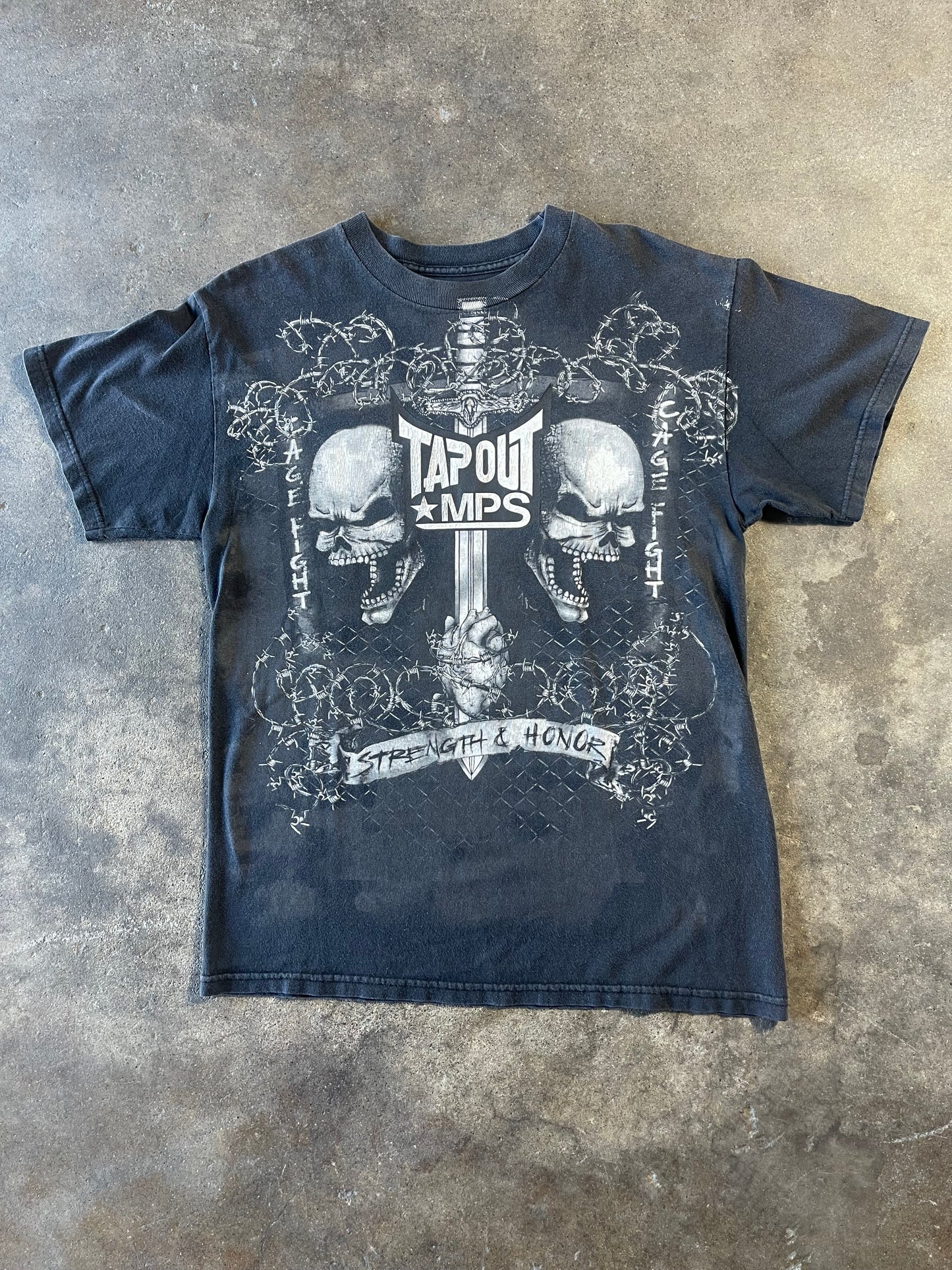 Black Tapout Skulls Shirt Medium