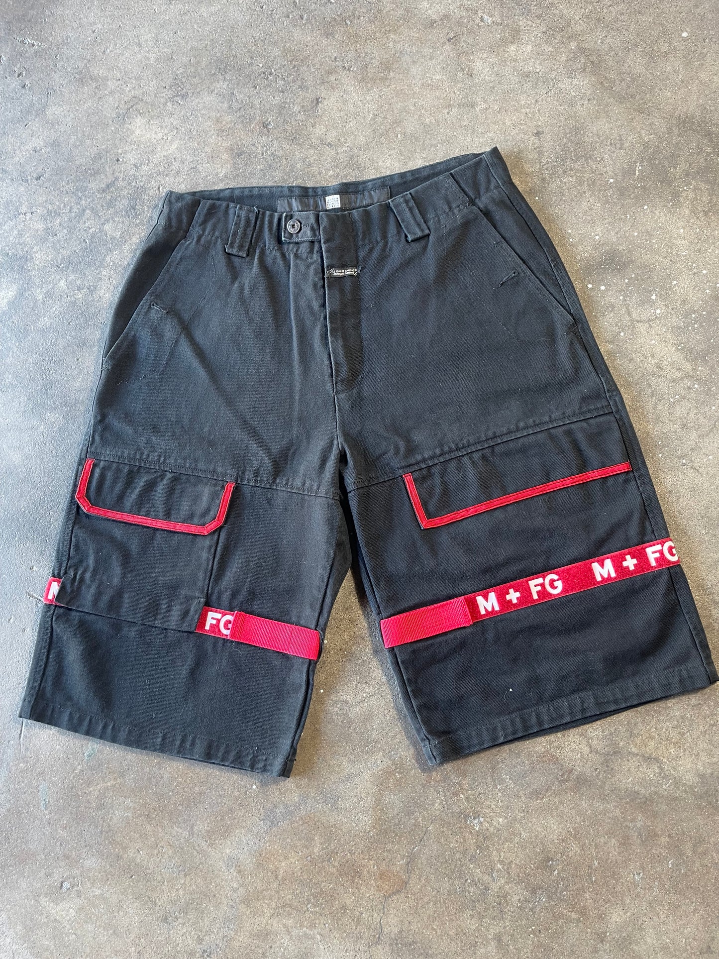 00’s Black n Red Girbaud Shorts 34