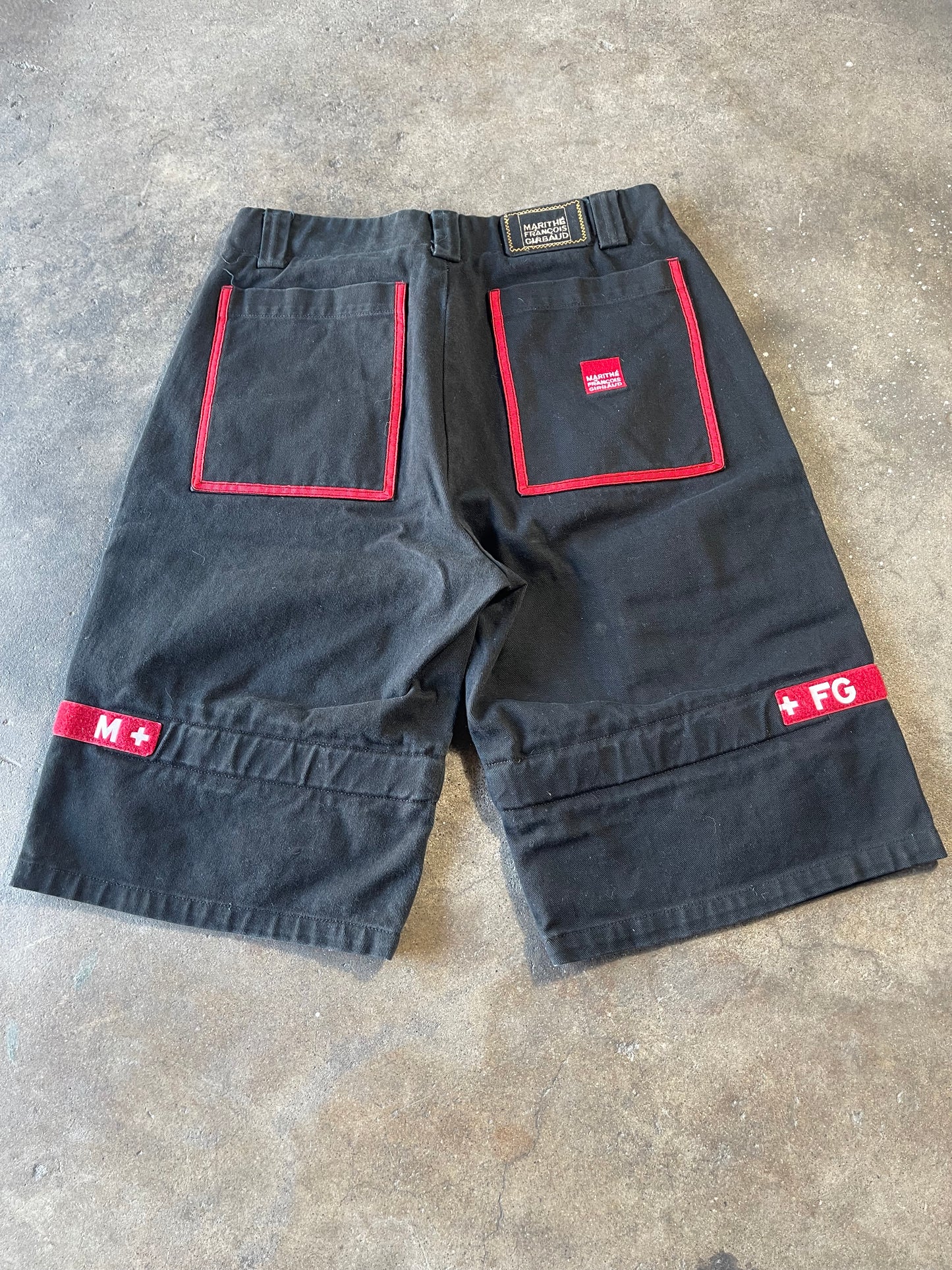 00’s Black n Red Girbaud Shorts 34