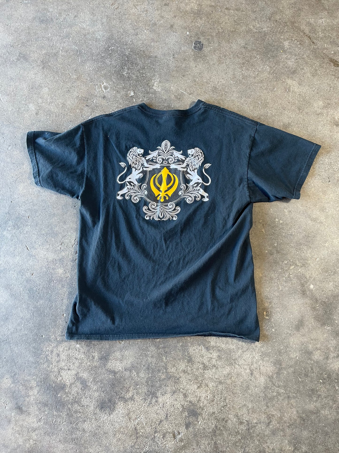 Black Lion Throne Shirt Large