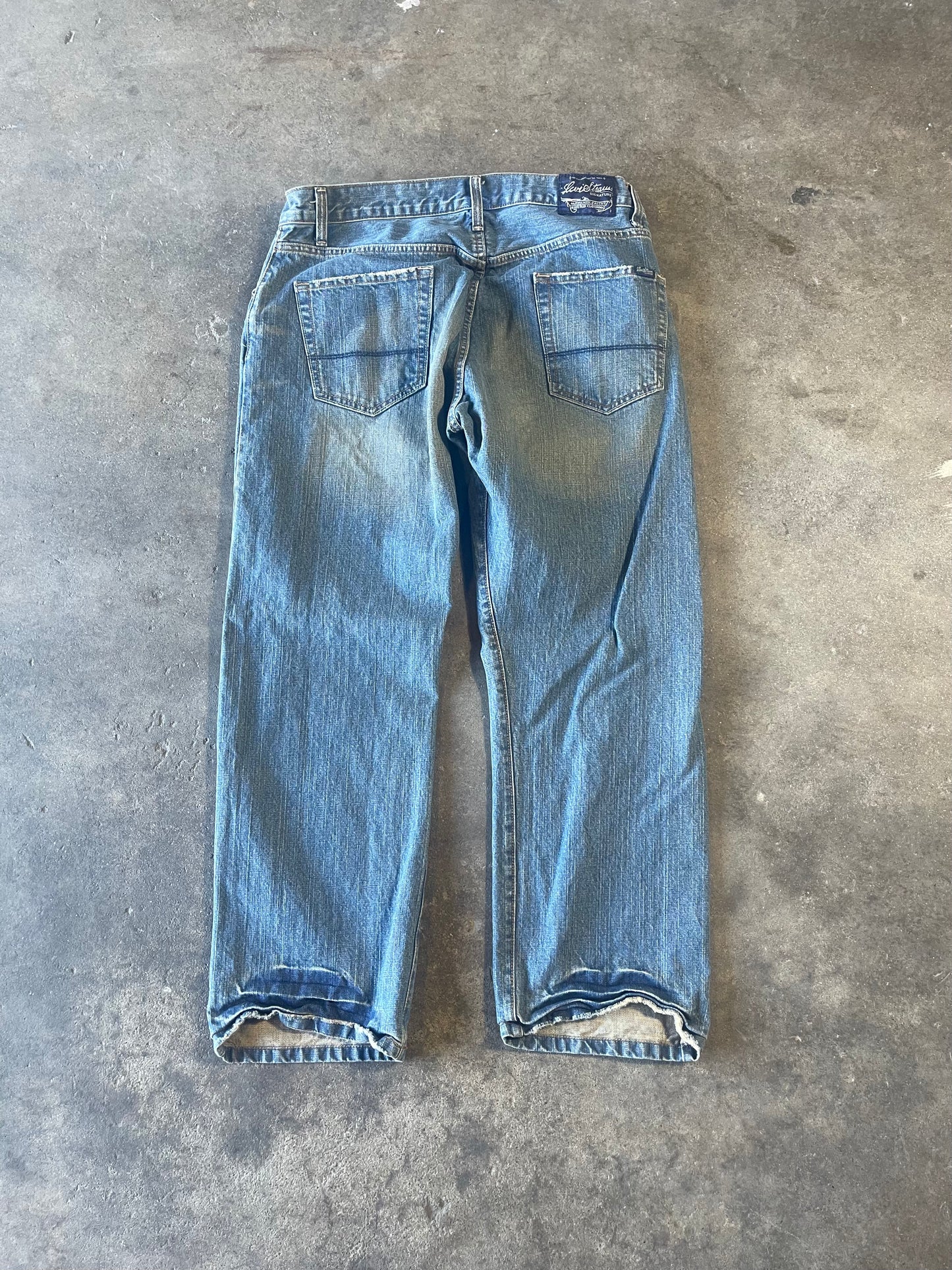 Semi-Baggy Vintage Levi Jeans 34x30